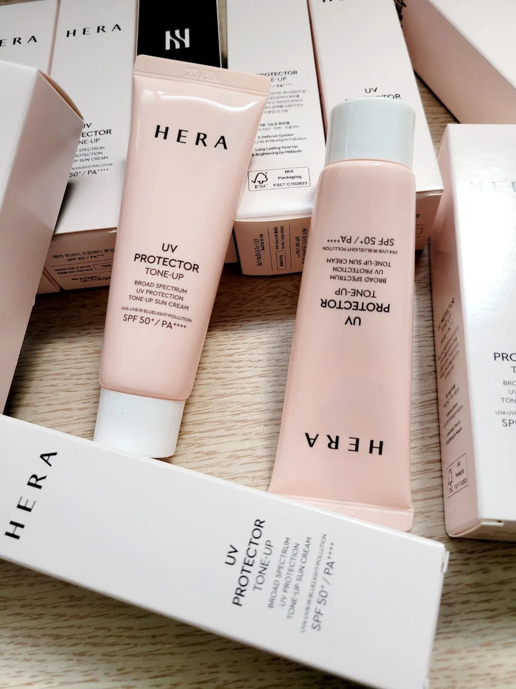 [genuine product]Made in Korea HERA UV PROTECTOR TONE-UP CREAM SPF 50 /PA     (40mlx5EA)(free shipping)
